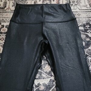 ISO! Lululemon 25” rubber shiny align leggings! Size 4!!